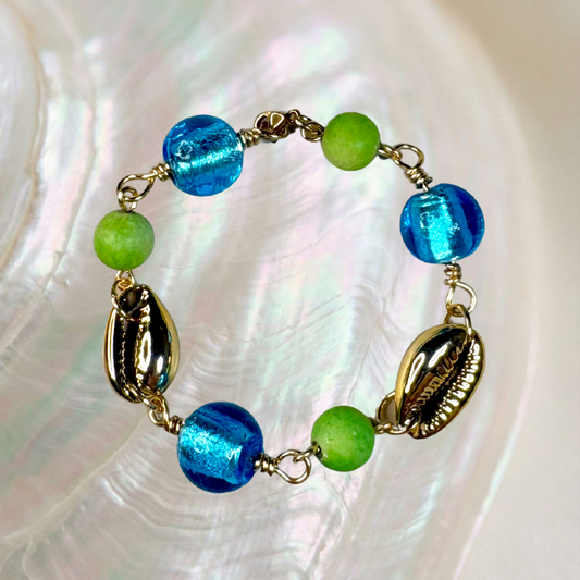 gold cowrie and bead bracelet